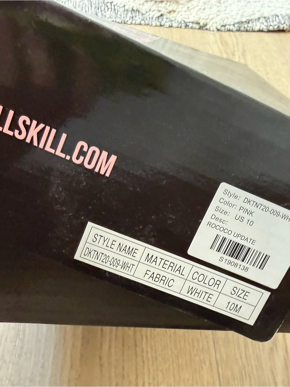 Dolls Kill stunning dolls